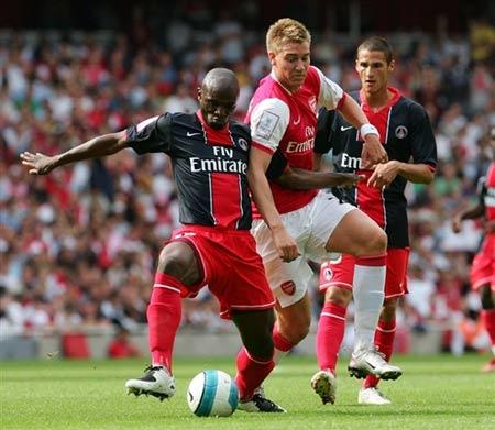 作为竞争性, 民主