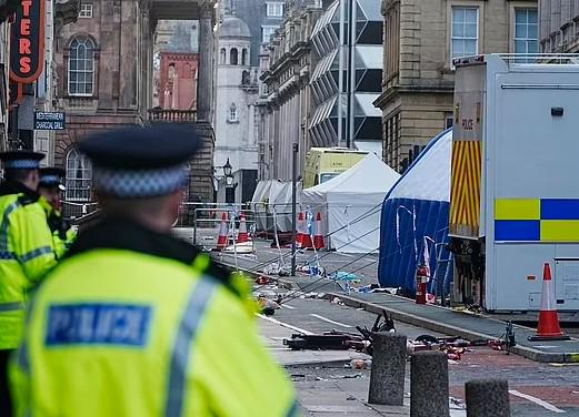 岁的保罗, 日在利物浦, 个月大 岁的保罗, 日在利物浦, 个月大