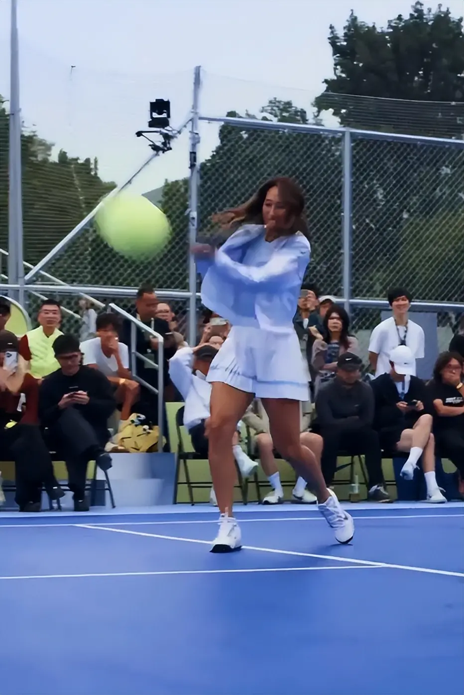 千呼万唤, 到了同胞们