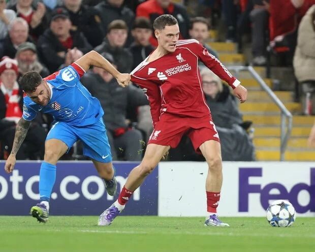 AsCcY, 击型中场维